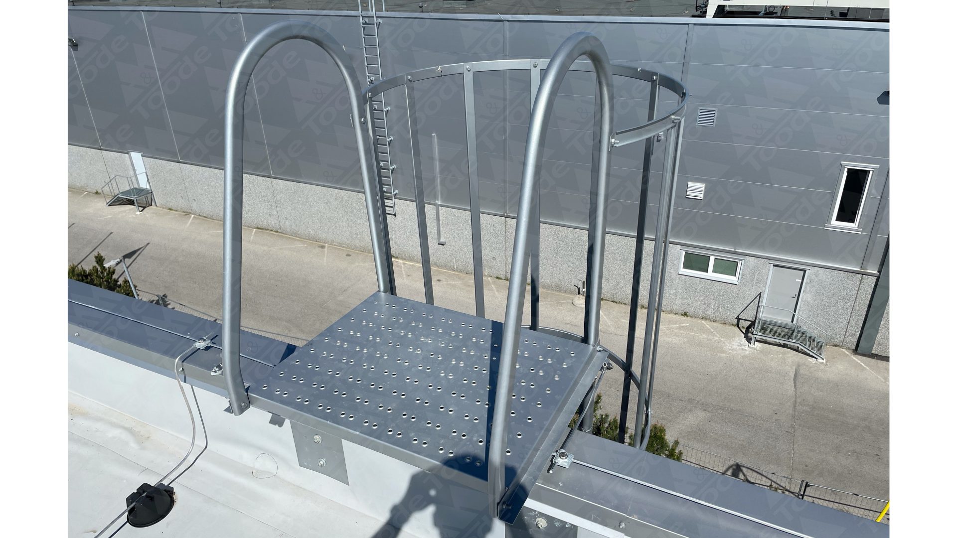 Jumta kāpņu platforma uz jumta