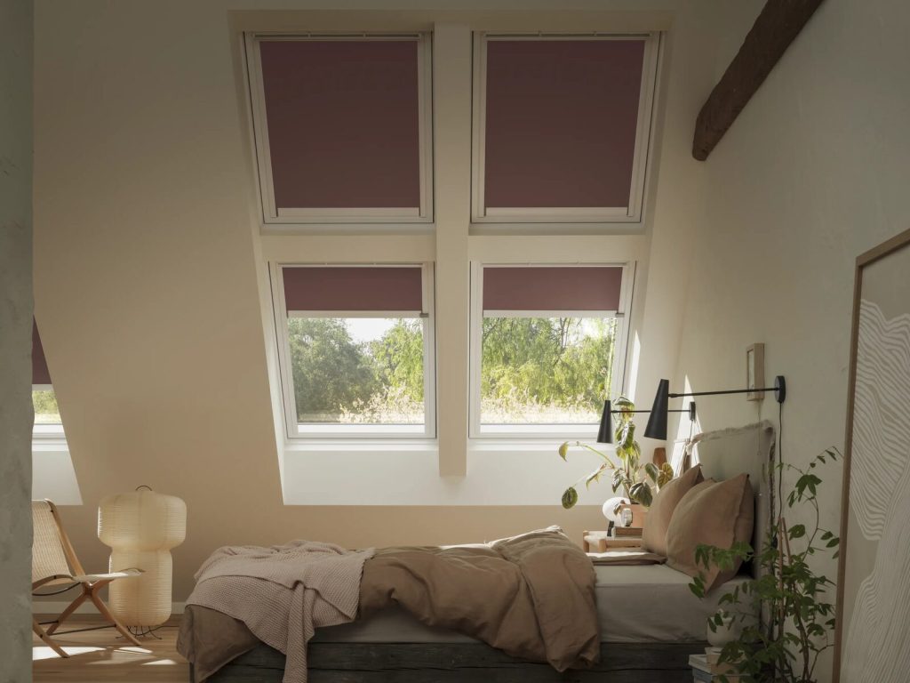 VELUX žalūzijas un saulessargi