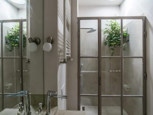 VELUX virsgaismas logi un gaismas tuneļi