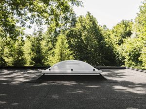 VELUX virsgaismas logi un gaismas tuneļi