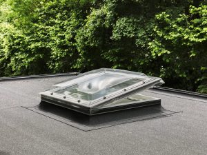 VELUX virsgaismas logi un gaismas tuneļi