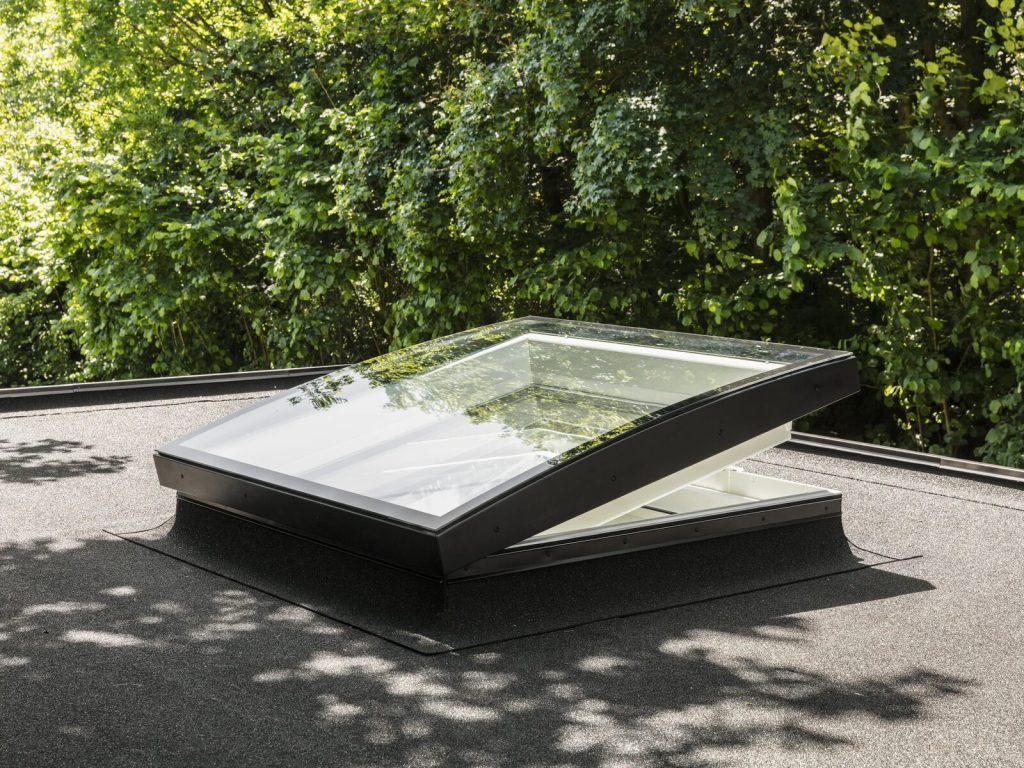 VELUX virsgaismas logi un gaismas tuneļi