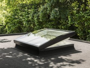 VELUX virsgaismas logi un gaismas tuneļi